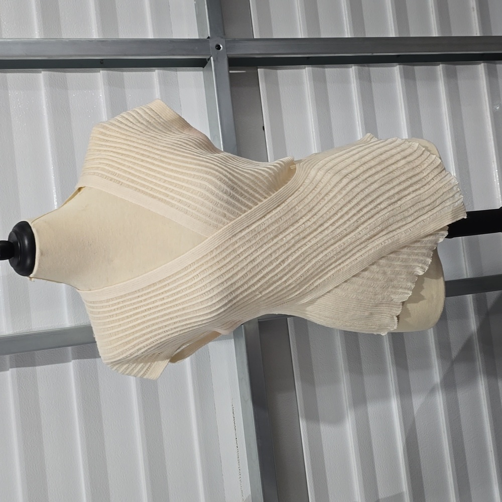 Kokomo  Cream Wrap CrossTop Size L/XL‎